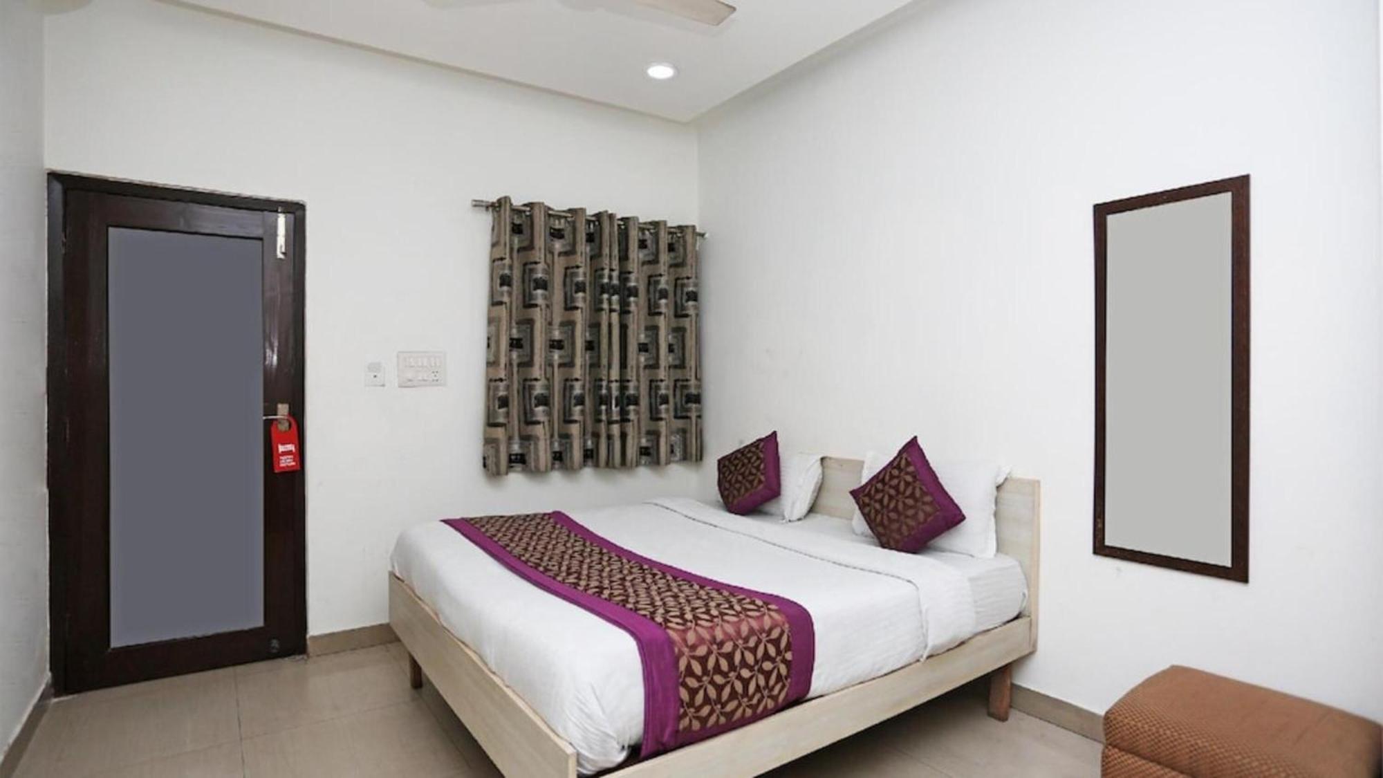 Deluxe Rooms In Jangpura นิวเดลี ภายนอก รูปภาพ